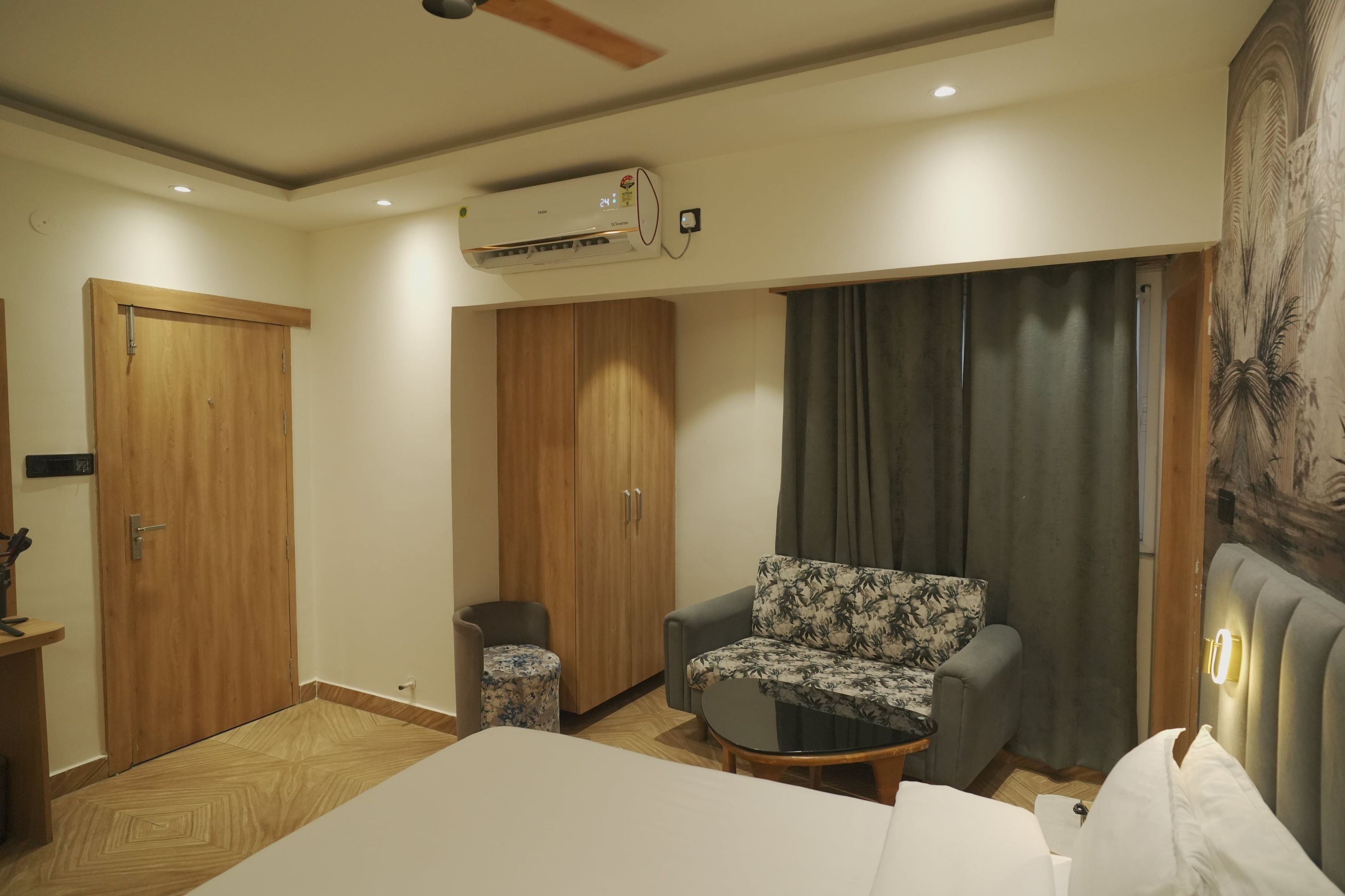 Super Executive Room Layout